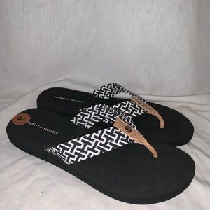 Tommy Hilfiger Flip Flops Women’s Size 8